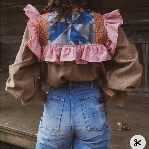 **SOLD** Honeybea - Big Ruffle Blouse in Twine - Picture 1 of 6